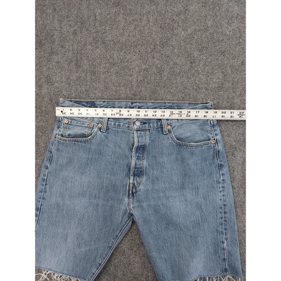 Levis 501 Shorts Mens 38x9 Blue Cut Off Medium Wash Fray Hem Jorts Button Fly - Picture 8 of 14